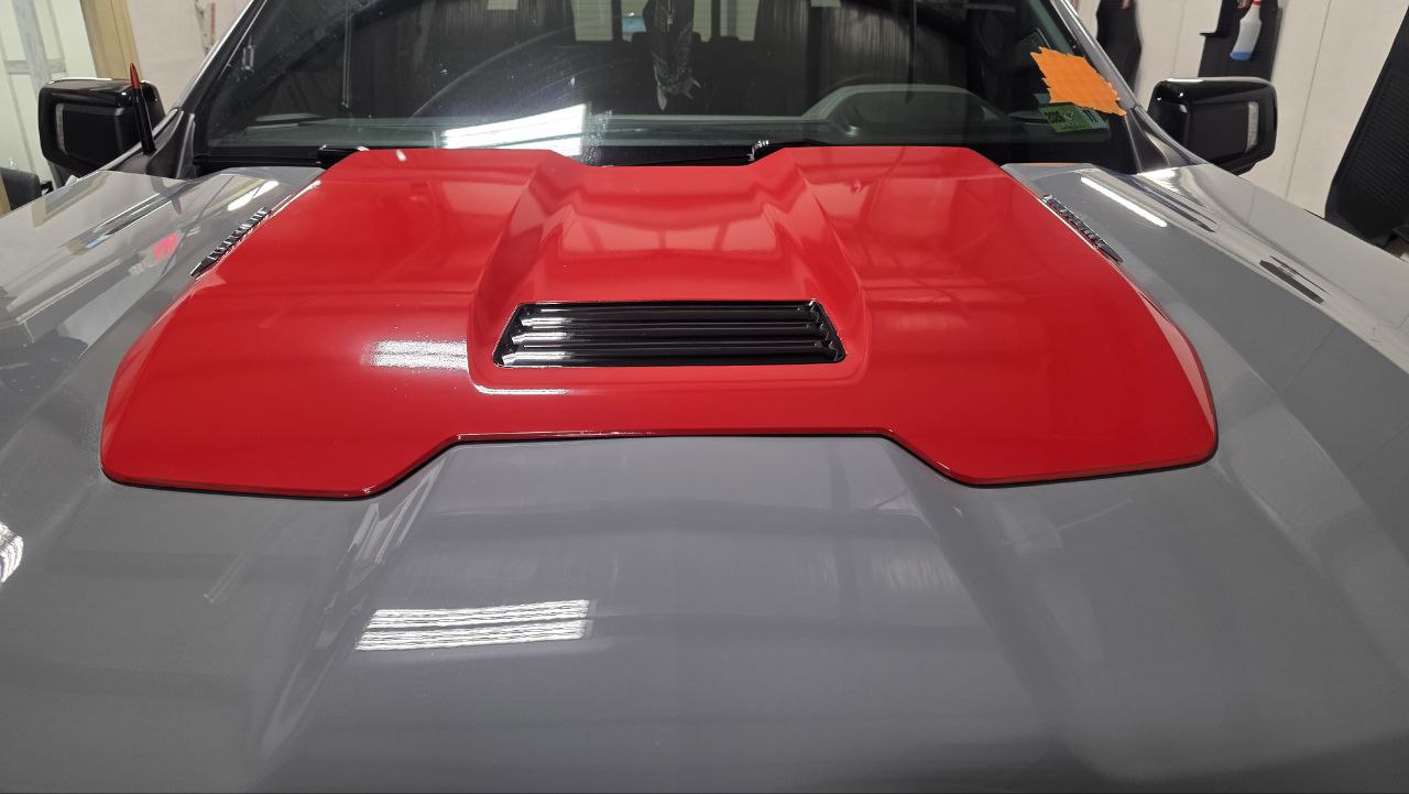 Red Hood Scoop Accent
